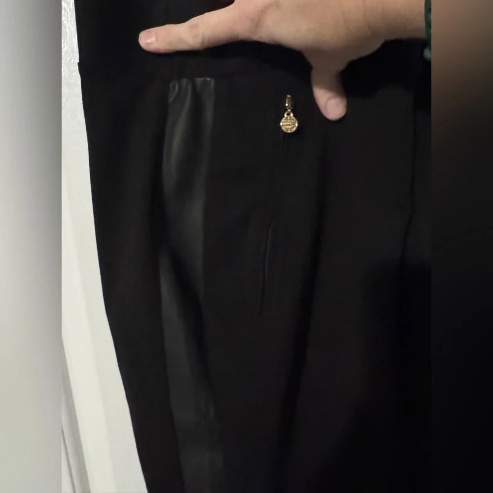 Emily McCarthy Ponte Pants with Faux Leather Side Stripe Zip Pockets Crop EUC